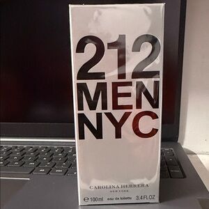 Carolina Herrera 212 Men NYC Silver Box